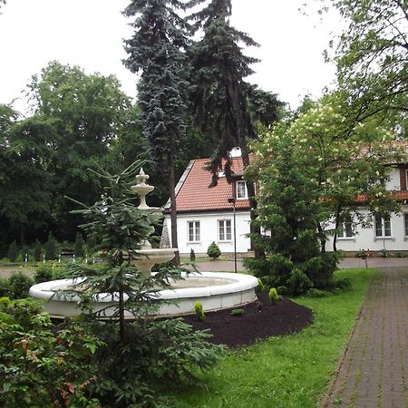 Dedek Park - Historyczny Dworek W Pieknym Parku Skaryszewskim Obok Stadionu Narodowego Aparthotel Warsaw Exterior photo