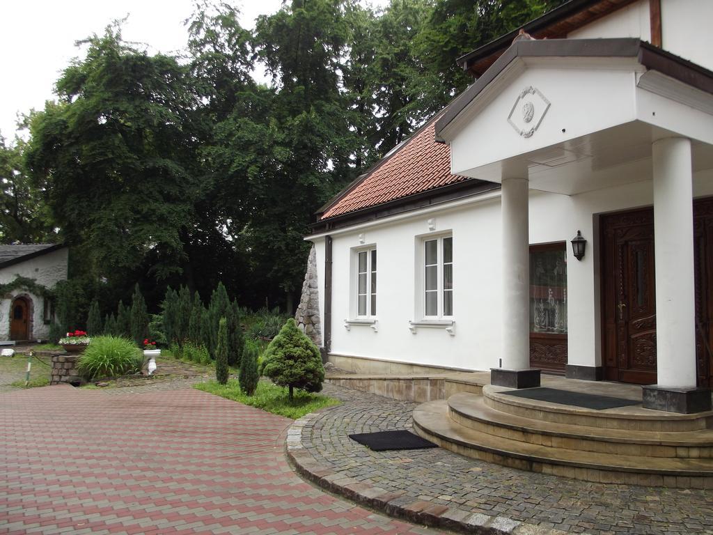 Dedek Park - Historyczny Dworek W Pieknym Parku Skaryszewskim Obok Stadionu Narodowego Aparthotel Warsaw Exterior photo